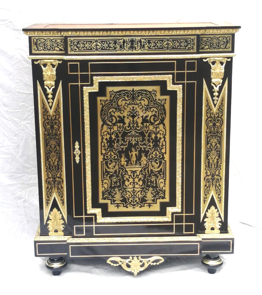 Meuble d'appui marqueterie Boulle signé diehl