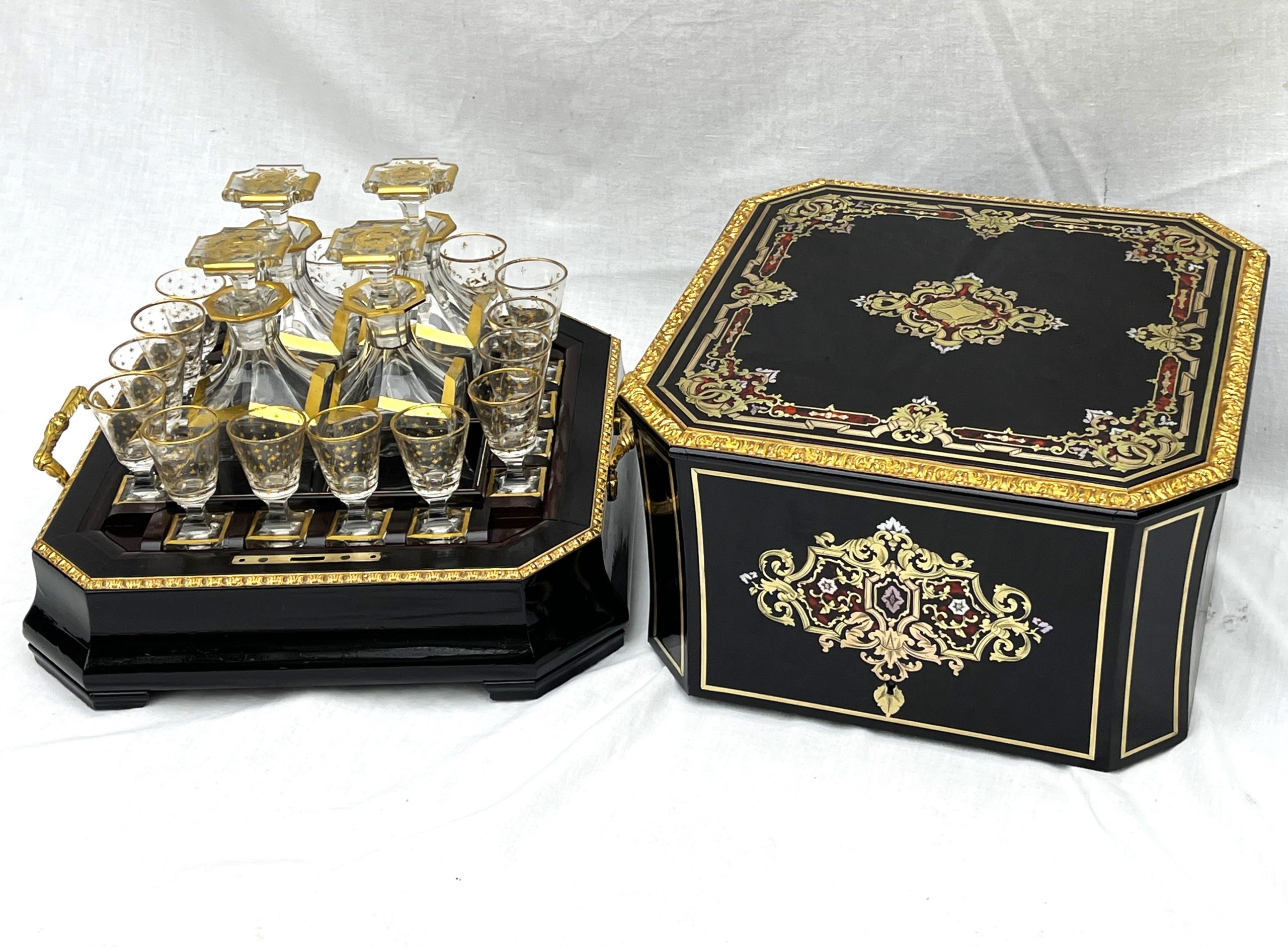 Rare cave à liqueur bronze marqueterie Boulle Napoleon III