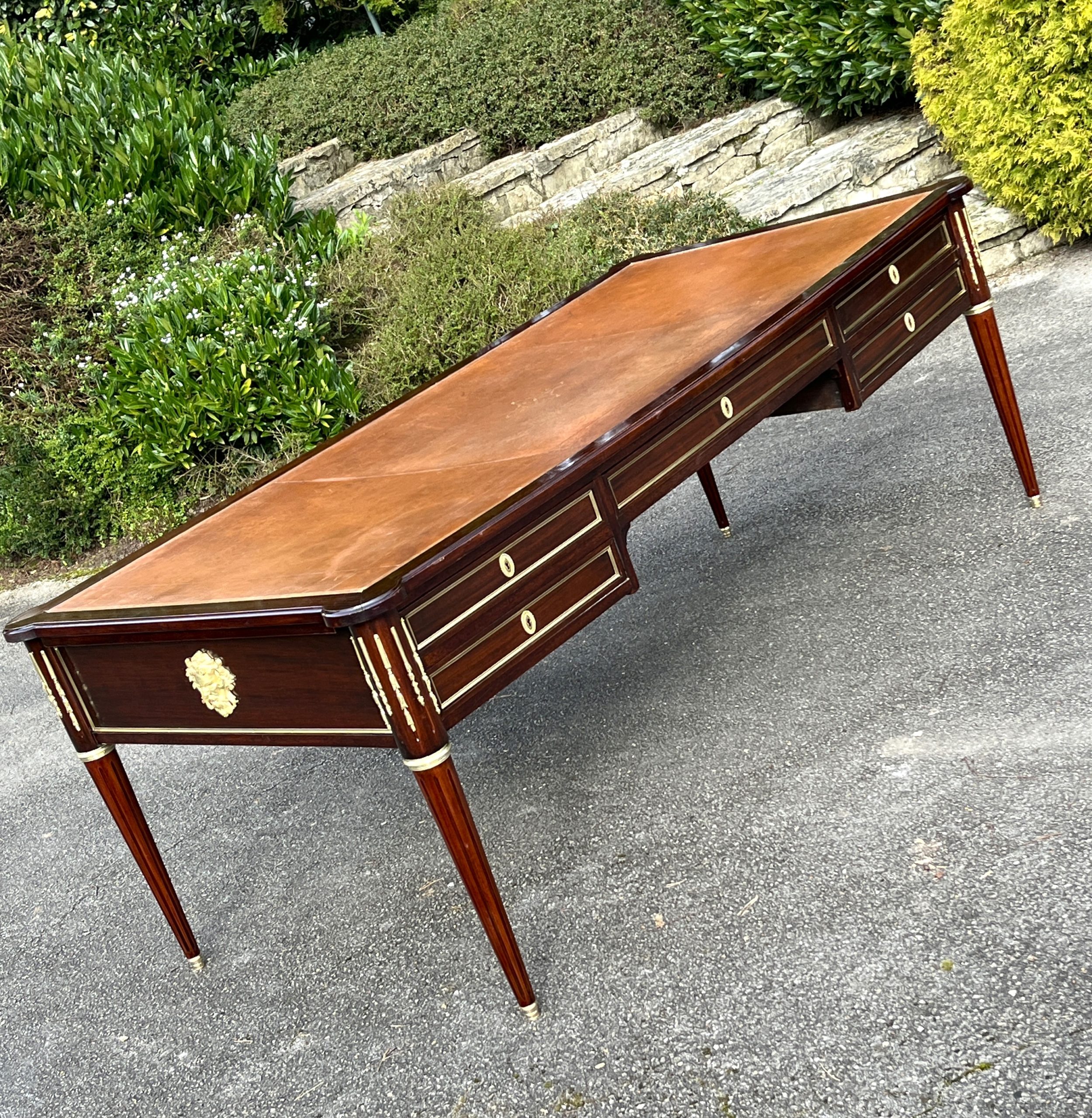 Très grand bureau de ministre style Louis XVI Napoléon