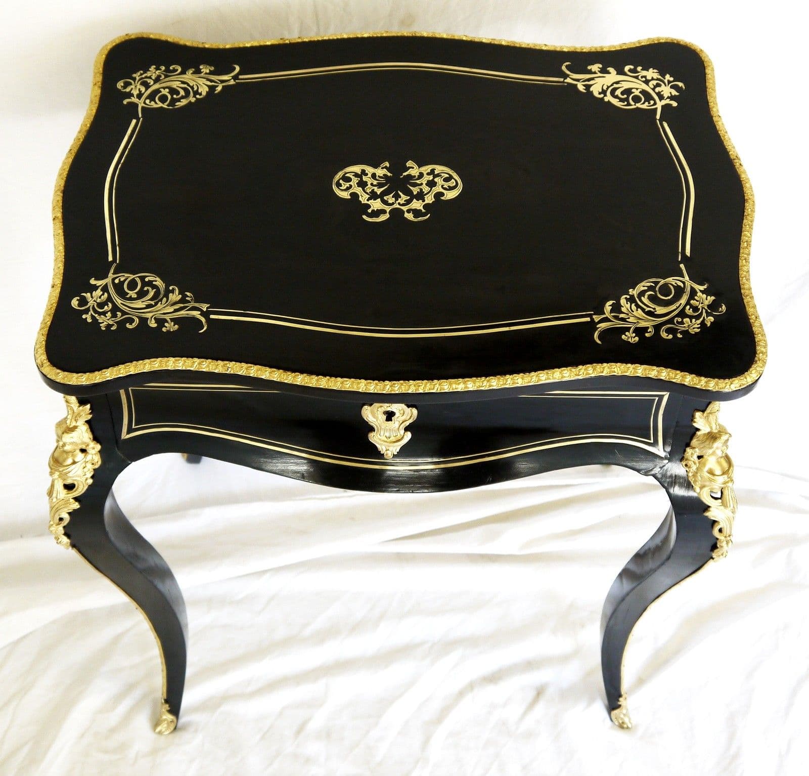 les tables Boulle
