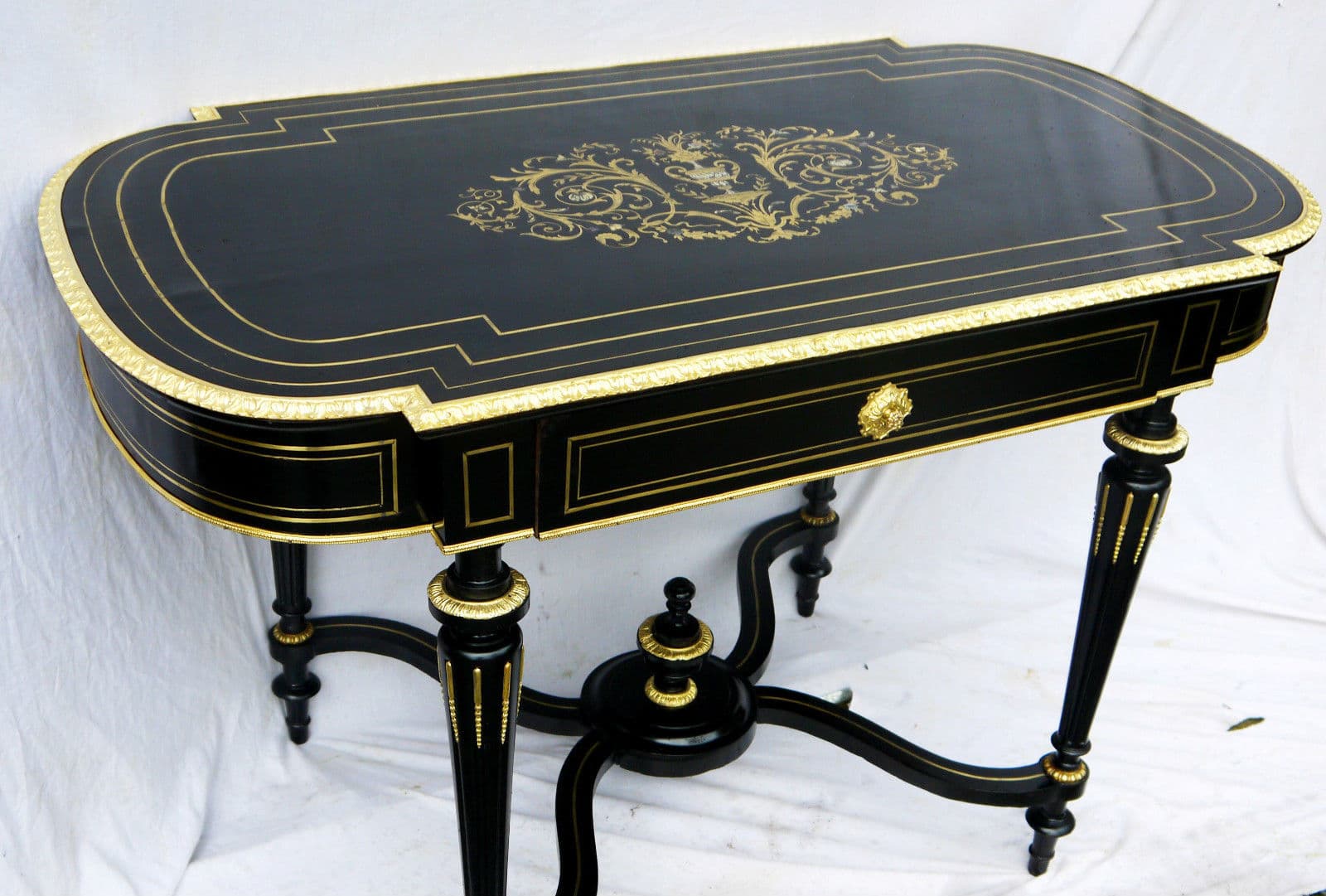 les tables Boulle