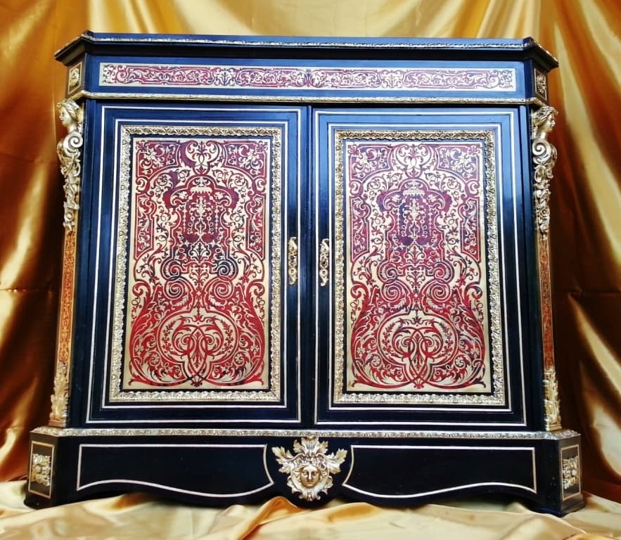 les meubles d’appui 2 portes en marqueterie Boulle