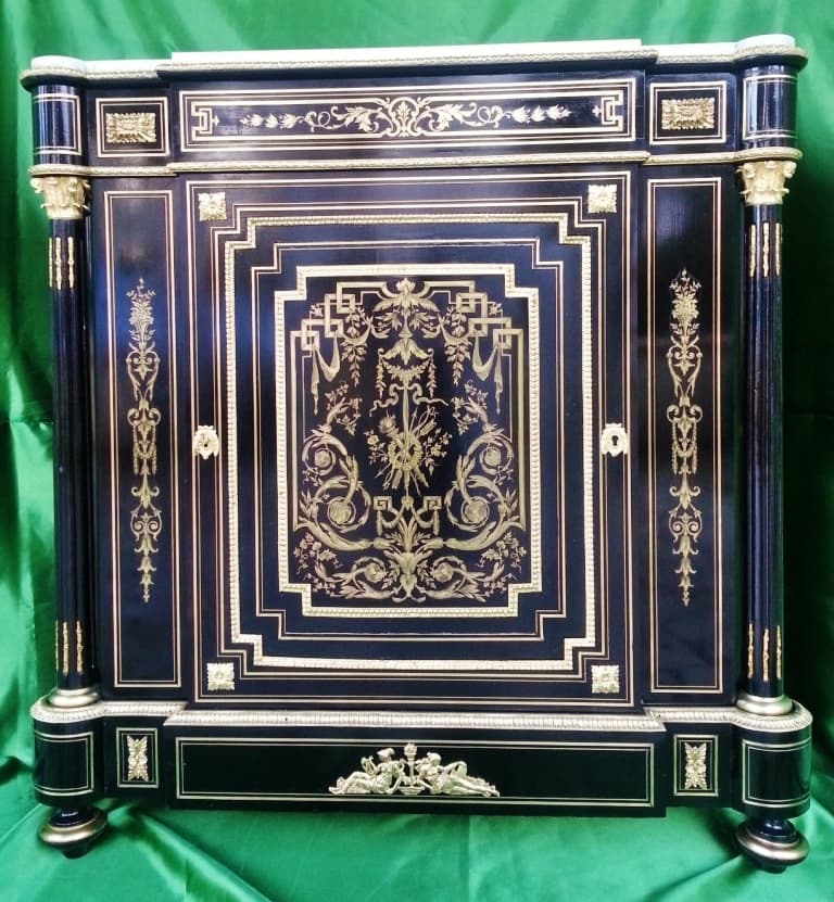 Les meubles d’appui Boulle à dormants