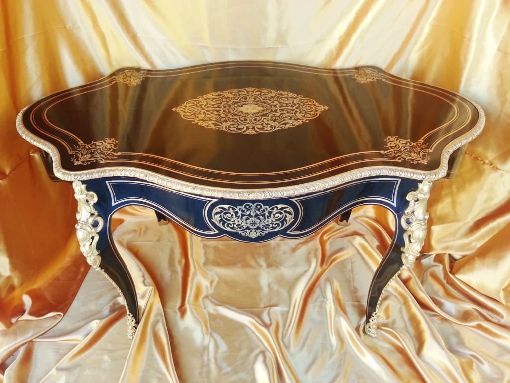 les tables Boulle