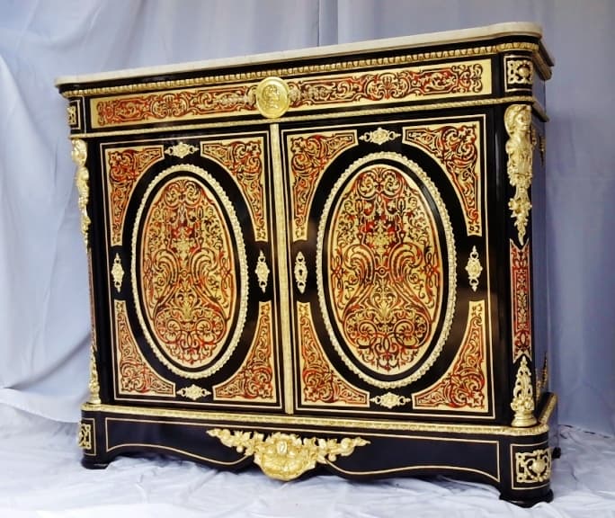 les meubles d’appui 2 portes en marqueterie Boulle