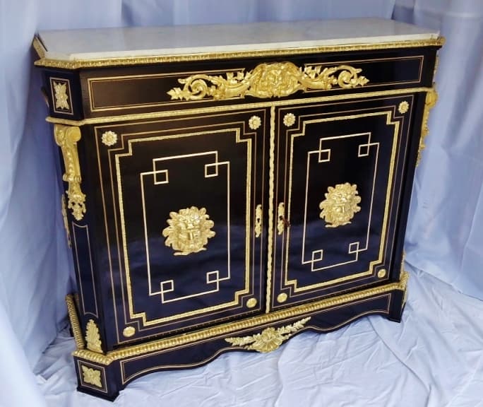 les meubles d’appui 2 portes en marqueterie Boulle