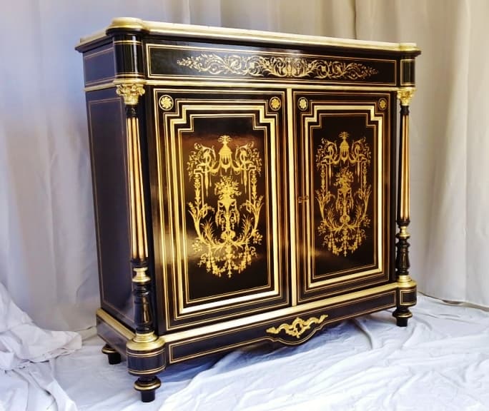 les meubles d’appui 2 portes en marqueterie Boulle