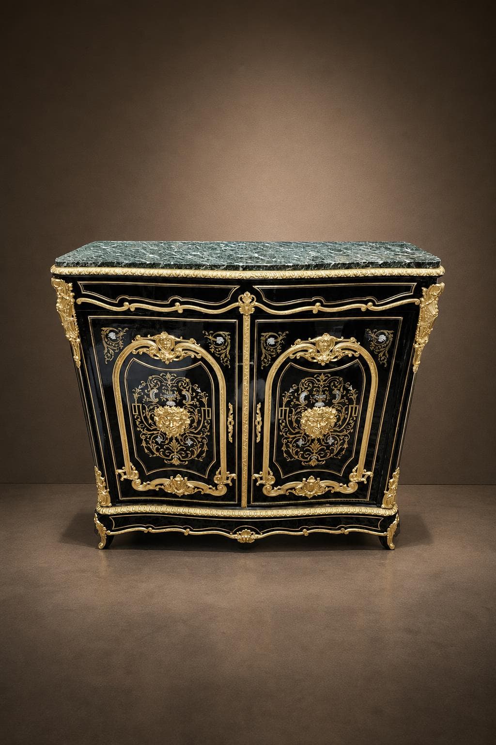 beau meuble d’appui deux portes en marqueterie boulle trois matières