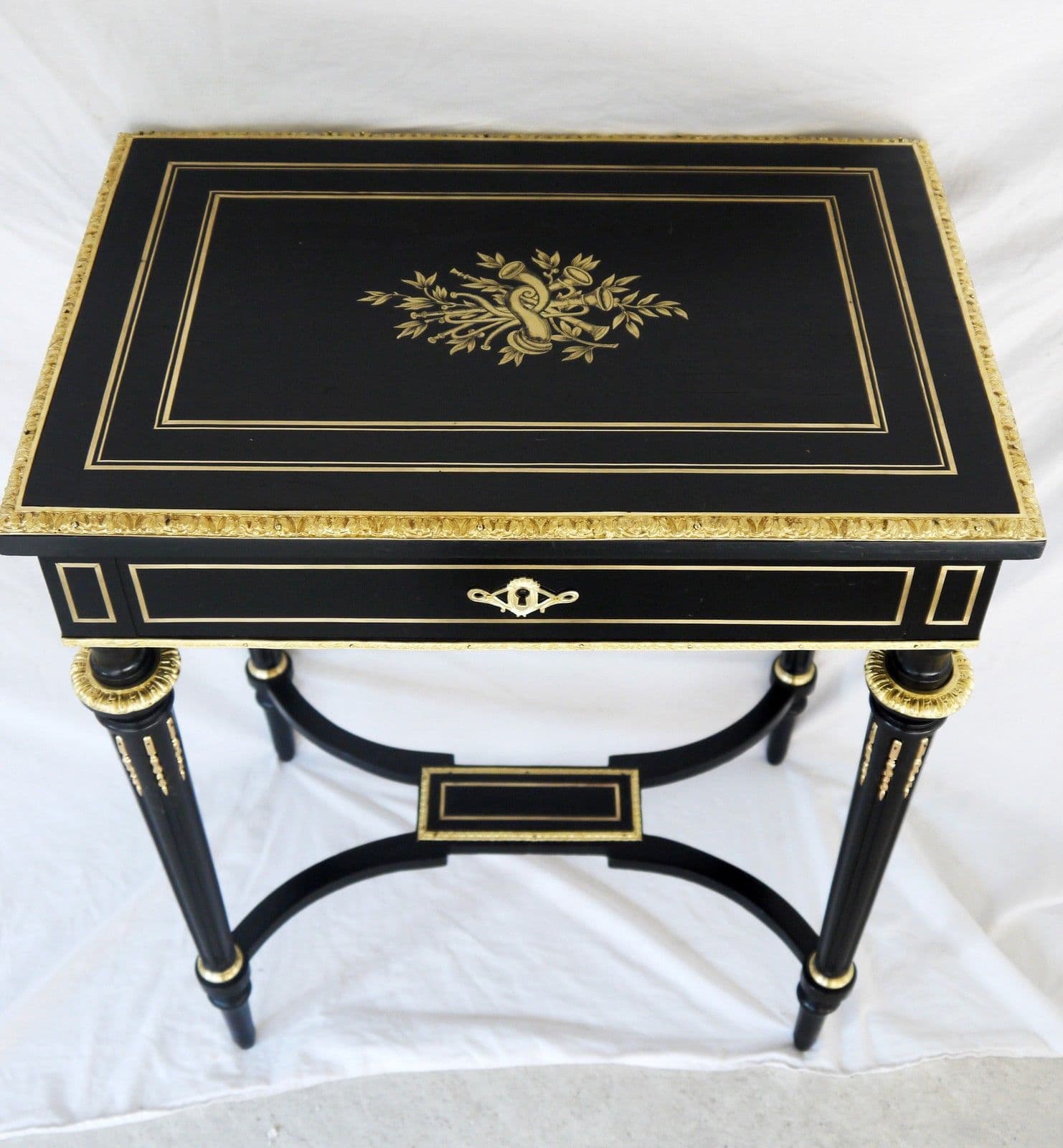 les tables Boulle