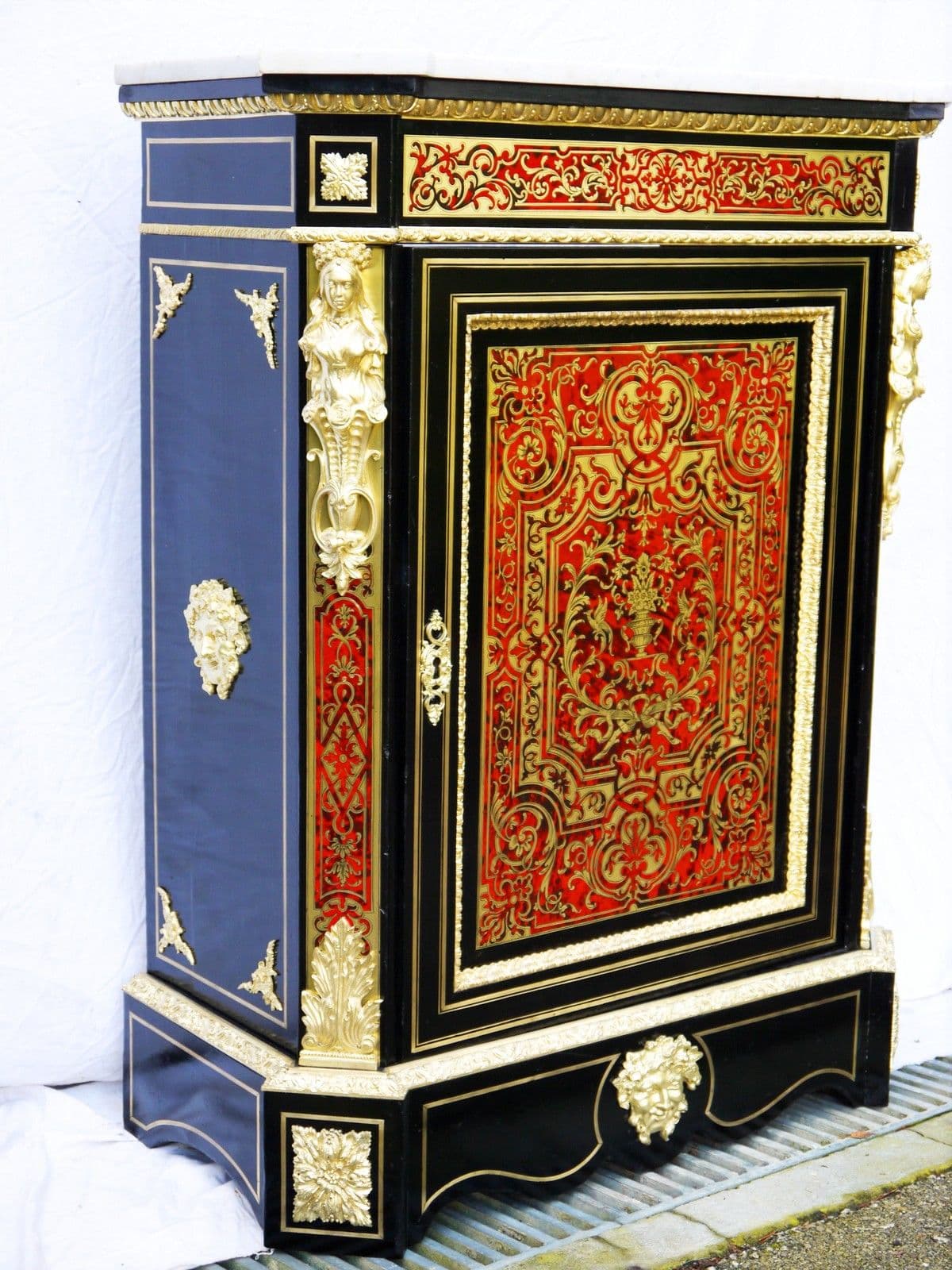 les meubles d’appui 1 porte en marqueterie Boulle