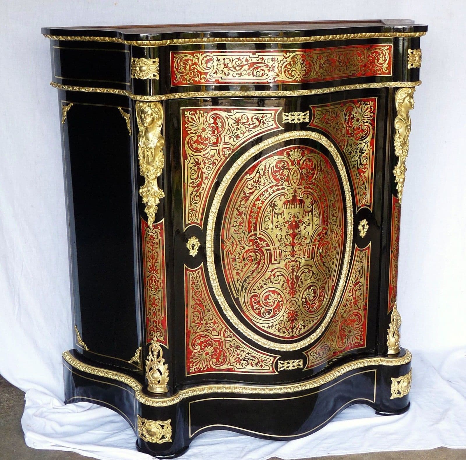 les meubles d’appui 1 porte en marqueterie Boulle