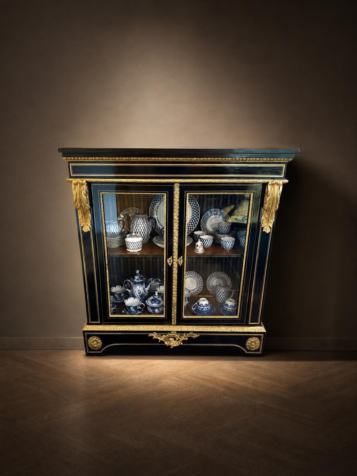 vitrine deux portes estampillée DIEHL en marqueterie boulle époque Napoléon III