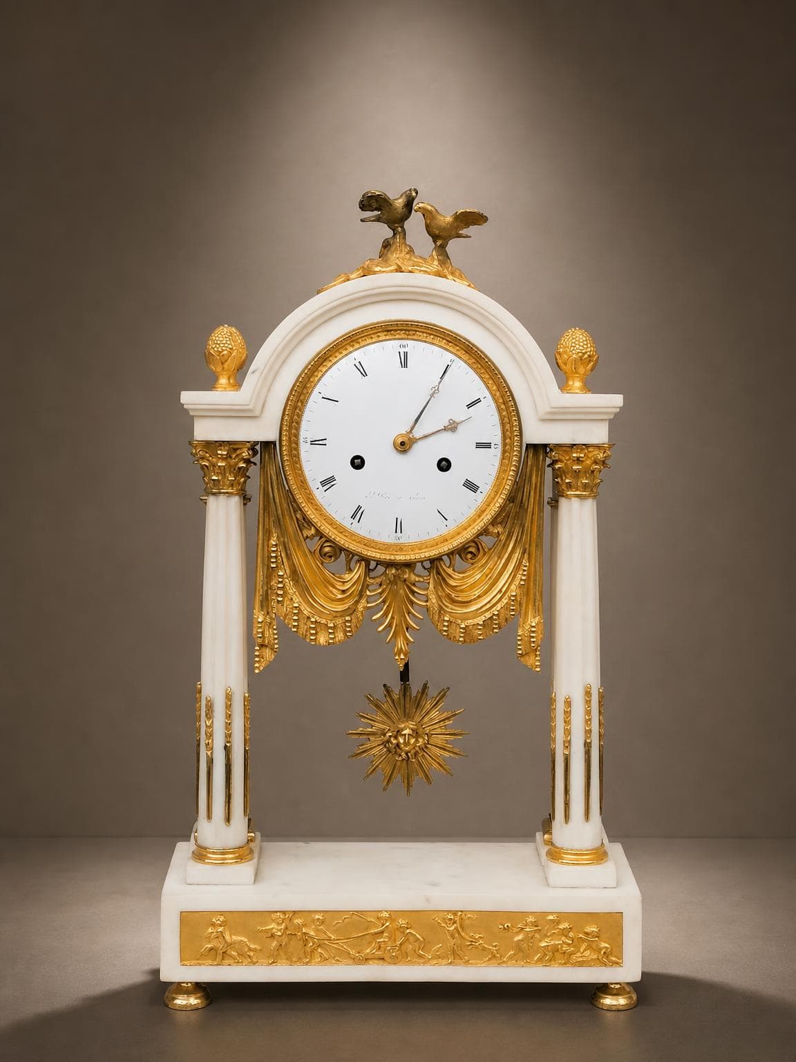 Pendule portique marbre & bronze doré époque Louis XVI
