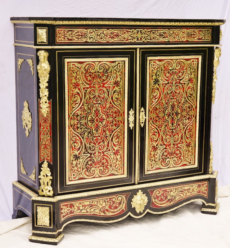 les meubles d’appui 2 portes en marqueterie Boulle