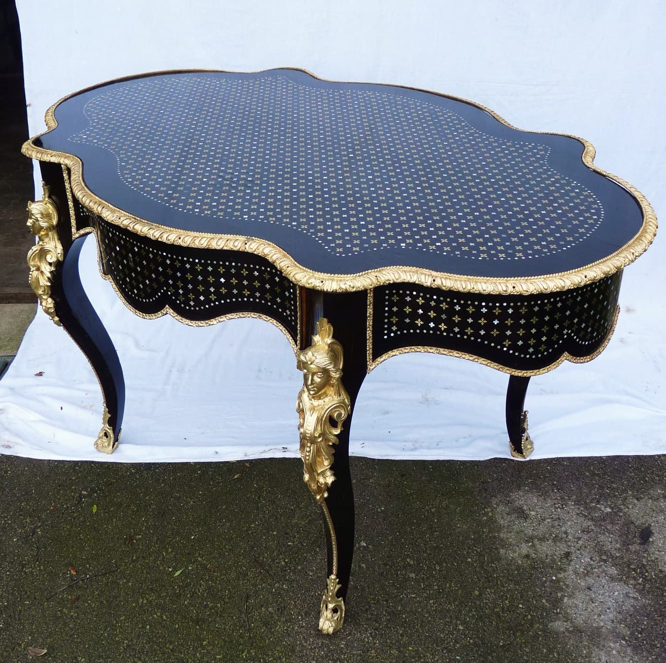 les meubles et objets de prestige